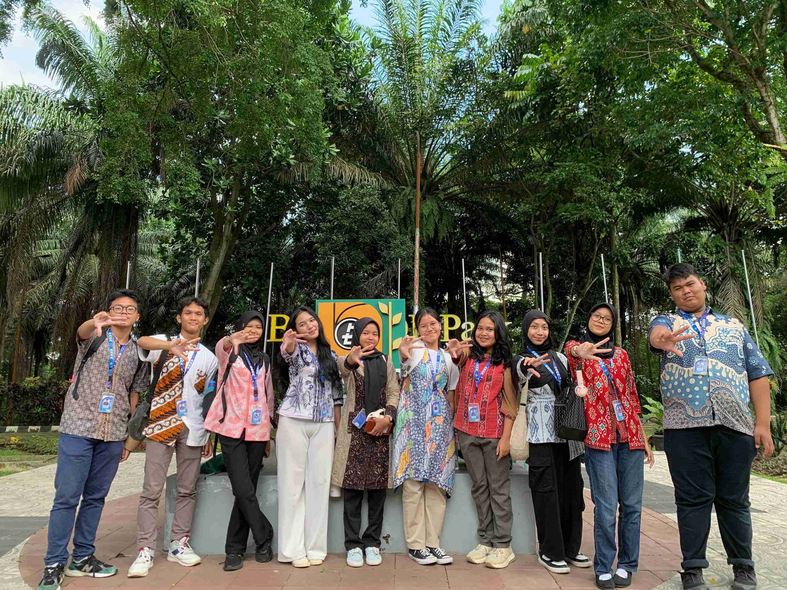 SEAMEO BIOTROP: Kunjungan Inspiratif untuk Pengembangan KIR 1 kunjungan SEAMEO BIOTROP oleh pengurus FOSCA